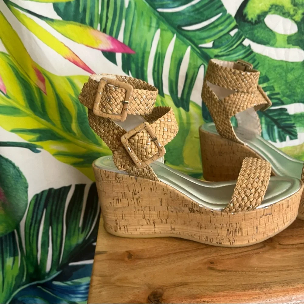 Donald J. Pliner 9.5M Tan Silver Metallic Double Buckle Cork Wedge Preppy Sandal